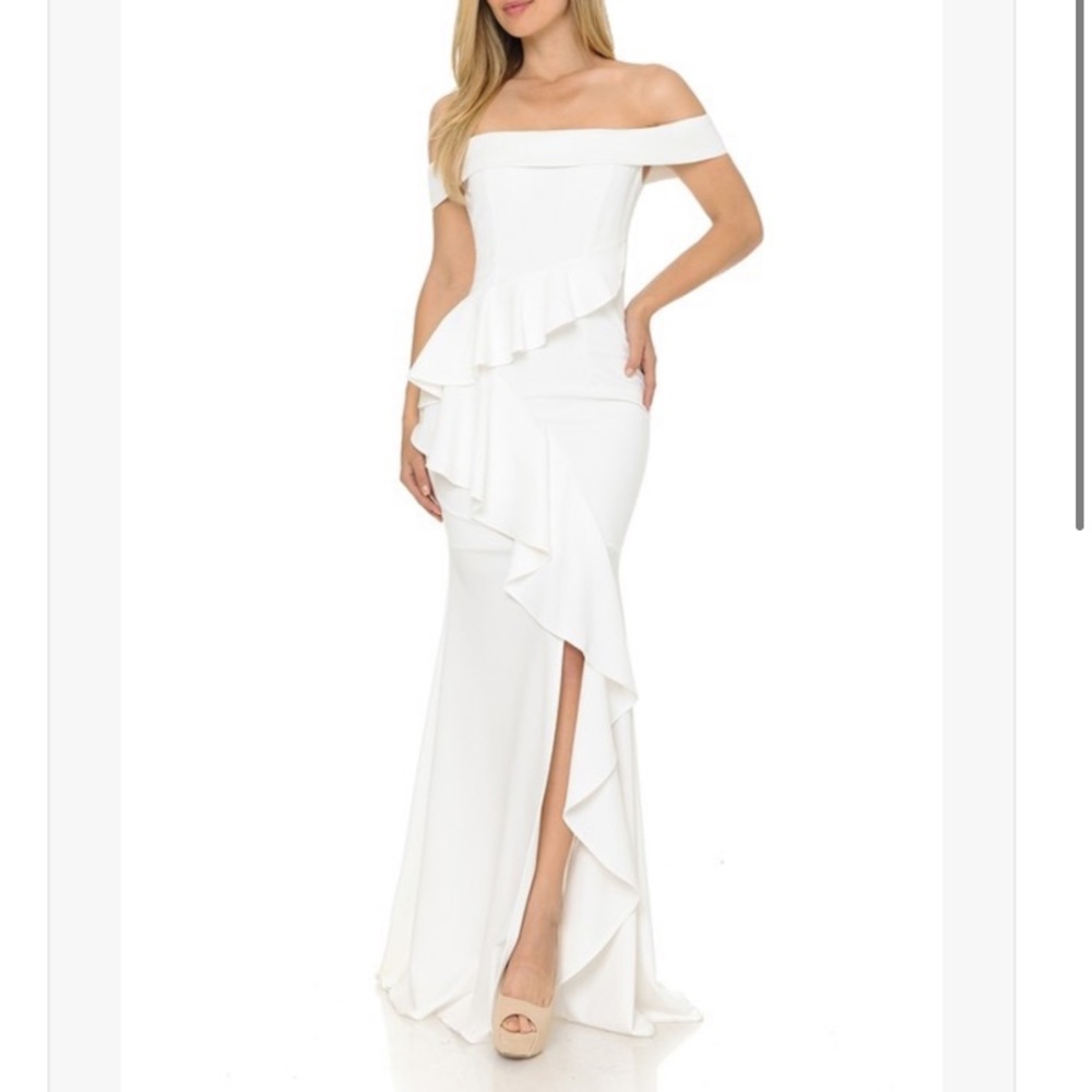 Nwt, Ruffle Dream Off Shoulder Formal Dres…